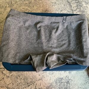 Torrid 4(26) Seamless Smooth Mid-Rise Heather Boyshort Panty nwt